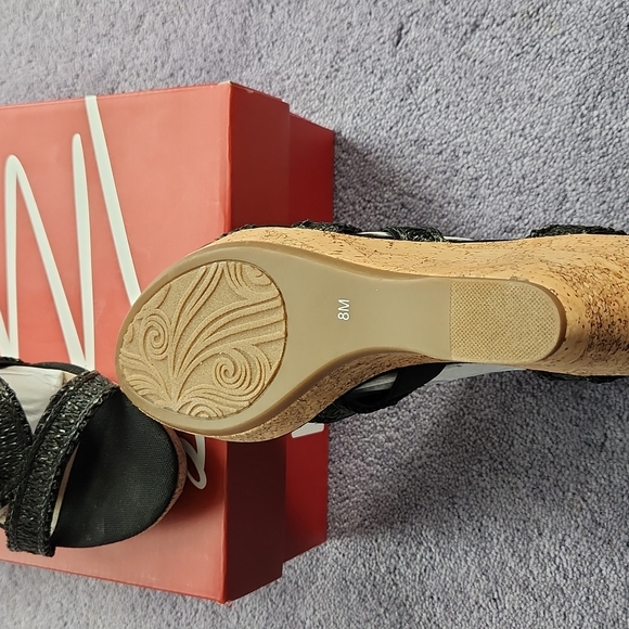 Impo cork and straw platform sandals.  Size 8. New without tags - Picture 3 of 4